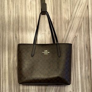 COACH Dark Brown Tote, pouch and wallet